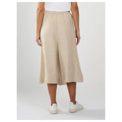 KnowledgeCotton Apparel Women's Natural Linen Baggy Shorts - Shorts -Rip Curl-Laden knowledgecotton apparel womens natural linen baggy shorts shorts detail 3