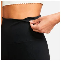 Nike Women's One High-Rise Cropped Leggings -Rip Curl-Laden nike womens one high rise cropped leggings detail 5