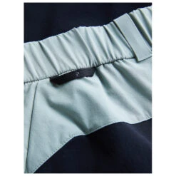 Peak Performance Women's Stretch Trek Shorts - Shorts -Rip Curl-Laden peak performance womens stretch trek shorts shorts detail 6