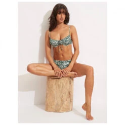 Seafolly Women's Wild At Heart Underwire Bra - Bikini-Top -Rip Curl-Laden seafolly womens wild at heart underwire bra bikini top detail 7